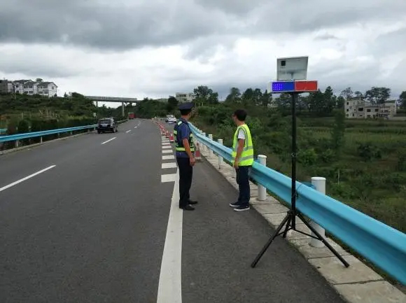 海东高速公路钢护栏