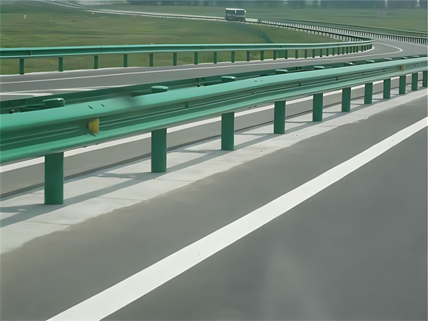 海东波形梁护栏在高速公路的应用